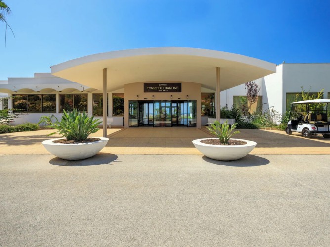 Mangia's Torre del Barone Resort - Entrance of the 5* resort