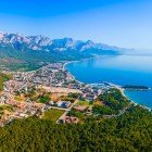 Kemer, the gem of the Turkish Riviera, blends golden sandy beaches, turquoise sea, and unspoiled nature. It’s the ideal destination for those seeking relaxation, outdoor adventures, and breathtaking views between sea and mountains.