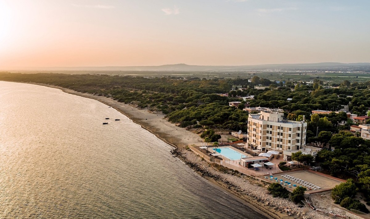 Apulia Hotel Taranto Ara Solis - Seafront hotel with breathtaking views