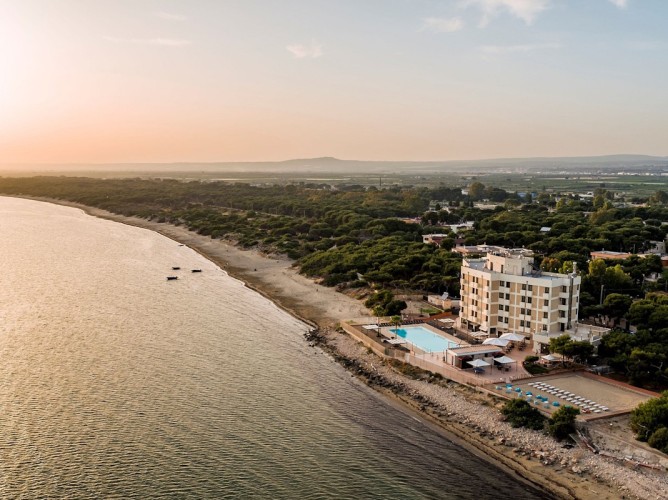 Apulia Hotel Taranto Ara Solis - Seafront hotel with breathtaking views