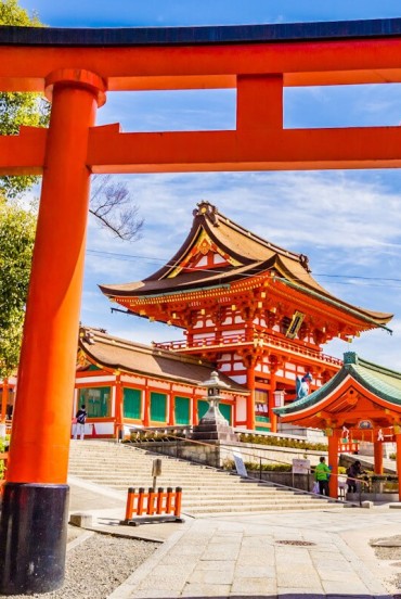 The Fushimi Inari Taisha Shrine in Kyoto, dedicated to the god Inari, is famous for its endless red torii gates. A historical and cultural site, symbolizing Japanese spirituality.