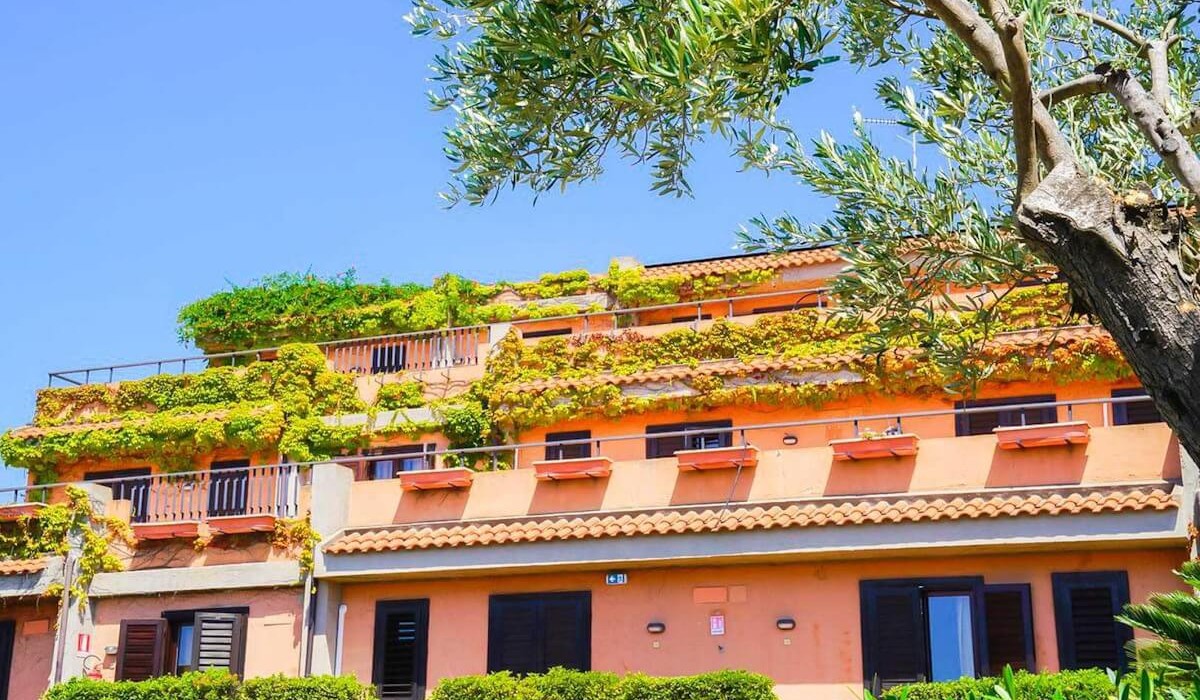 Porto Rhoca Village - Exterior of the rooms