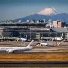 Haneda Airport is one of the two main airports serving the Tokyo metropolitan area. On clear days, you can enjoy the stunning view of Mount Fuji.