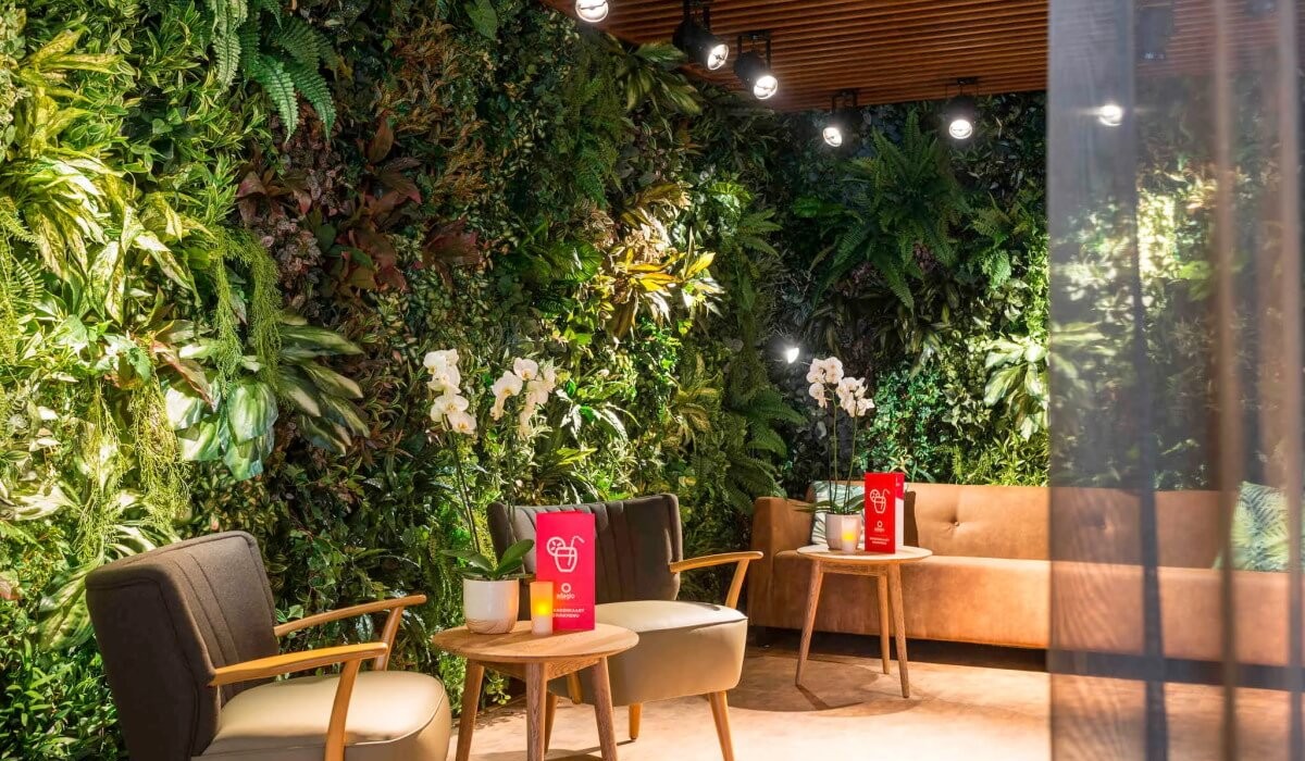 Adagio Amsterdam City South - The use of natural materials and the enhancement of natural light reduce environmental impact, creating warm and welcoming spaces that enhance guest well-being.