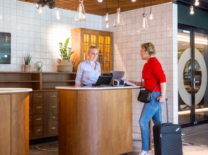 Adagio Amsterdam City South - The 24-hour reception provides a free, professional concierge service, highly appreciated by guests for personalized assistance and expert advice.
