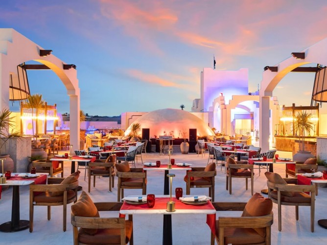 Swissôtel Sharm El Sheikh All Inclusive Collection - Sky Lounge & Bar is an exclusive adults-only venue with breathtaking panoramic views, offering refined Asian cuisine and sushi in an elegant and relaxing atmosphere.