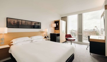 DoubleTree by Hilton Amsterdam Centraal Station DoubleTree by Hilton Amsterdam Centraal Station
