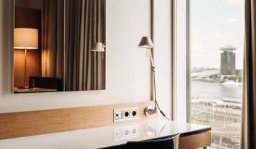 DoubleTree by Hilton Amsterdam Centraal Station DoubleTree by Hilton Amsterdam Centraal Station