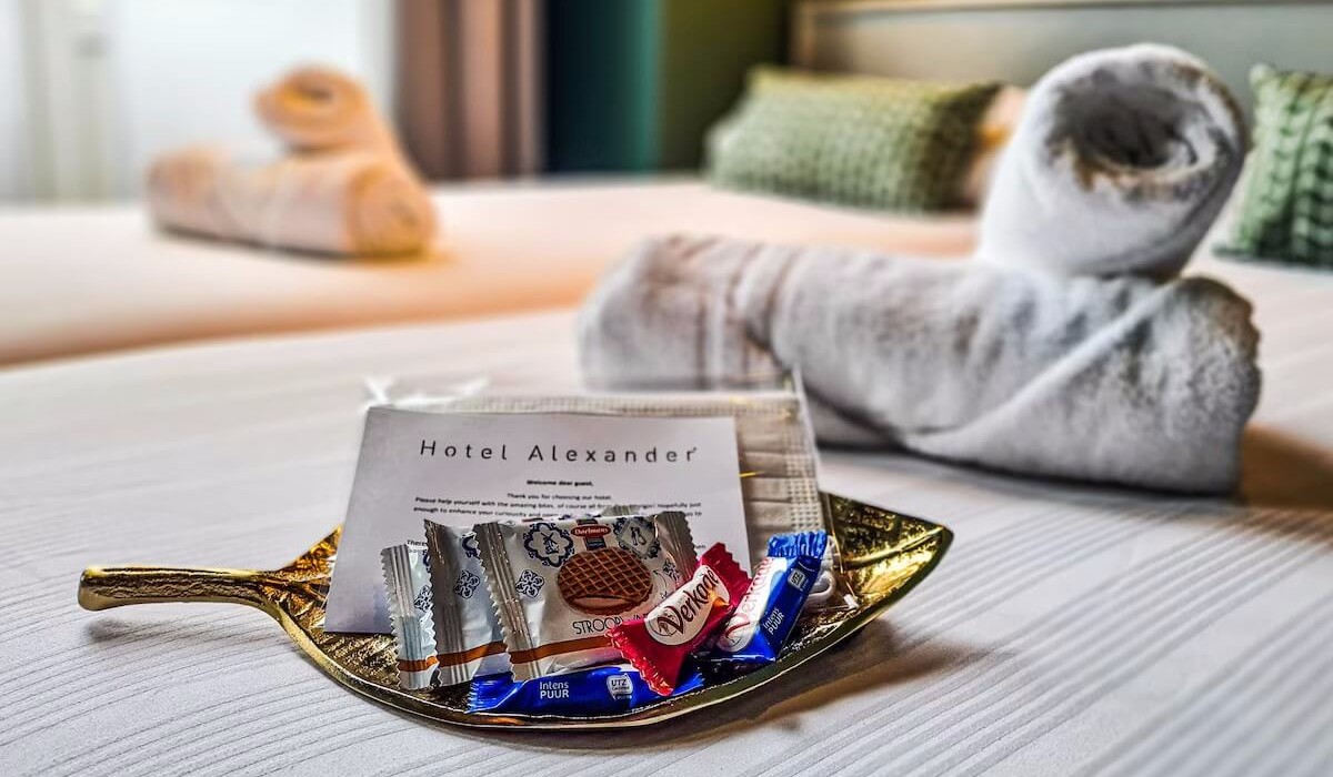 Hotel Alexander - The rooms at Hotel Alexander Amsterdam are equipped with hypoallergenic bedding, designed to ensure a safe and comfortable sleep even for the most sensitive guests.