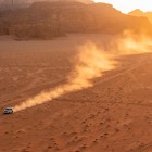 Jeep safari in the Wadi Rum desert, a unique experience among spectacular landscapes, sandy dunes, and authentic Bedouin traditions.
