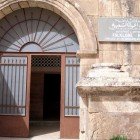 The Folklore Museum of Amman celebrates Jordanian traditions with crafts, costumes, and everyday objects, the heart of local culture.