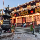 Founded in 1882, Shanghai’s Jade Buddha Temple houses two jade Buddha statues imported from Burma, symbolizing devotion and Buddhist art.