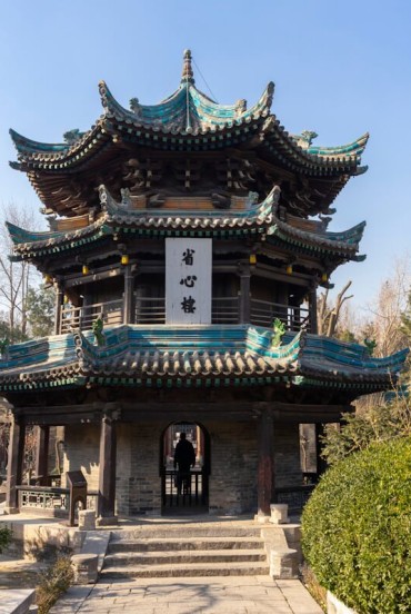 Founded in the 7th century, the Great Mosque of Xi’an combines Islamic and Chinese art, bearing witness to over a thousand years of history and culture.