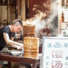 Xi’an dumplings, handmade and filled with savory fillings, are a classic of the local cuisine, perfect for discovering the authentic flavors of the city.