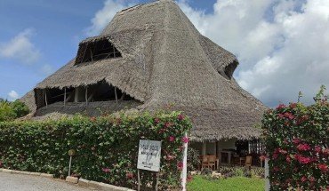 Pole Pole Beach House Pole Pole Beach House