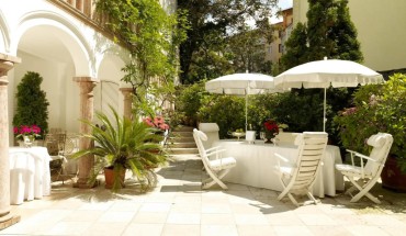 Opera Hotel