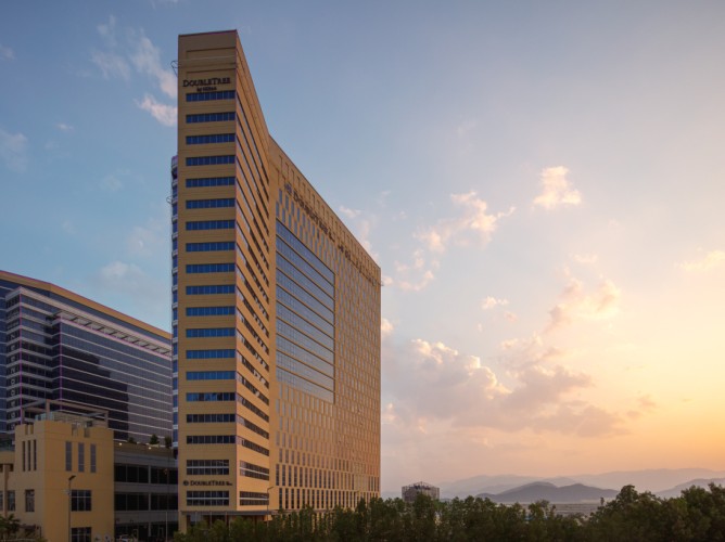 Doubletree By Hilton Fujairah City - Immagine 1