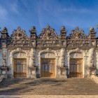 King Khai Dinh’s Tomb in Hué enchants with elaborate architecture and carved decorations, among warrior statues and mosaics that tell the imperial story.