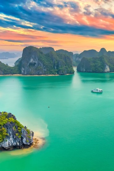 Halong Bay, Halong Caves