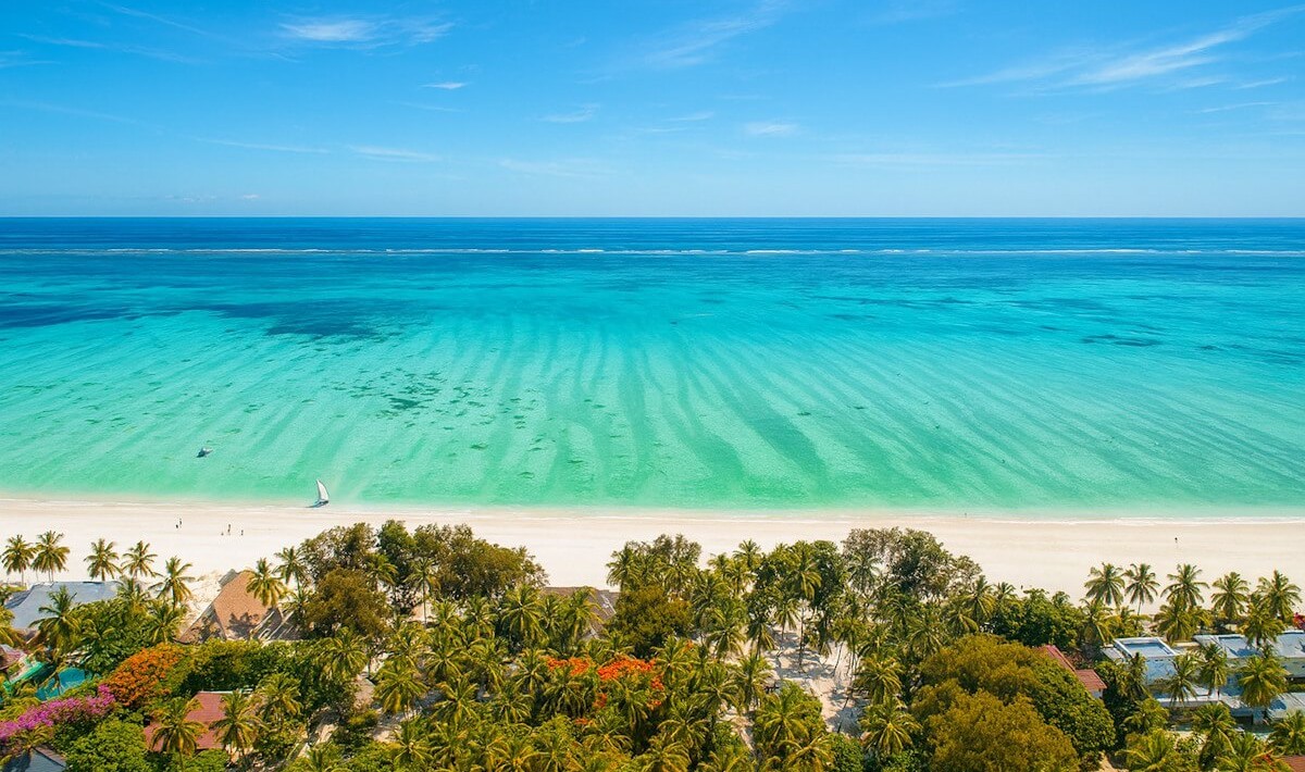Kinazi Upepo Beach Hotel - It offers beachfront bungalows surrounded by palm trees, white sand and turquoise waters, a relaxed atmosphere, an ocean-view restaurant and authentic Zanzibari charm.