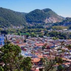 Chiapa de Corzo, one of the oldest cities in Chiapas, blends colonial architecture, Indigenous traditions and its famous Mudejar fountain, overlooking the Grijalva River near Sumidero Canyon.