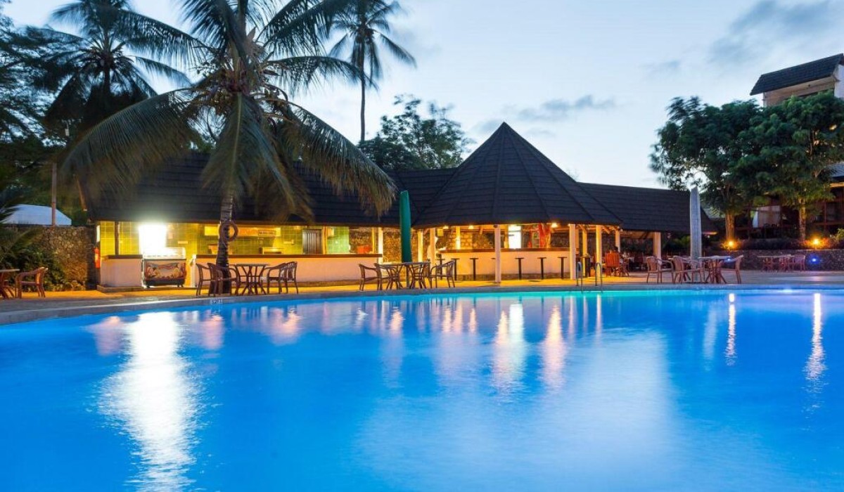 Travellers Beach Hotel & Club - Immagine 2
