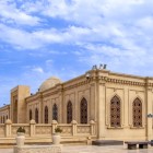 The Bibi Heybat Mosque, located in the village of the same name near Baku, is an important religious and architectural landmark, known for its elegance, decorations and strong spiritual value.