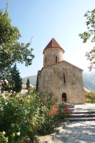 Legend attributes the church to Saint Eliseus, disciple of Apostle Thaddeus, who came to Gis to spread Christianity and built the place of worship here.