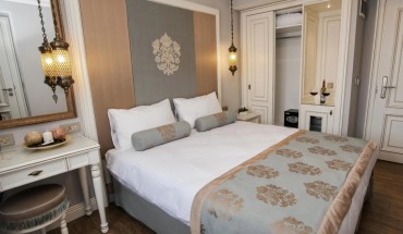 Raymond Blue Hotel