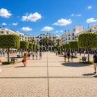 Behind United Nations Square, this plaza is located near the old city and the Habous district, known for its souks and traditional Moroccan architecture.