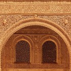 The intricate decorations of the Alhambra reveal the elegance of Moorish art. Carved arches and exquisite details turn every corner into a timeless architectural masterpiece