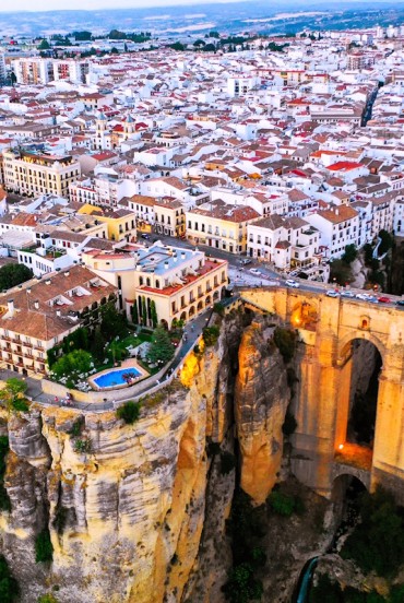 Puente Nuevo spans the spectacular El Tajo Gorge, the symbol of Ronda. A breathtaking panorama where nature, history and architecture create one of Andalusia's most iconic views.