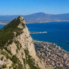 The crest of the Rock of Gibraltar offers outstanding views over the town, the harbour and the Strait, where the coastlines of Europe and Africa seem to meet.