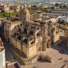 Jerez Cathedral dominates the historic centre with its elegant architecture, symbolising a city where art, Sherry wine and authentic Andalusian traditions come together.