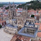 From above, Burgos Cathedral rises over the historic centre with its extraordinary Gothic architecture. A UNESCO World Heritage Site and one of the most fascinating stops on the Camino de Santiago.