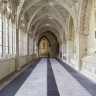 Walking through the cloisters of Burgos Cathedral reveals one of the most captivating parts of the complex, where Gothic architecture tells centuries of art, faith and history.