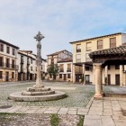 Plaza Mayor in Covarrubias is the heart of the village, where history and traditions come together among historic buildings and ancient arcades, revealing the authentic soul of Castile.