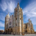 León Cathedral captivates visitors with its soaring Gothic spires and richly carved façade. A UNESCO World Heritage Site, it is a highlight of the Camino de Santiago.