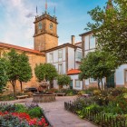 Surrounded by gardens and historic buildings, Plaza de Fonseca is one of Santiago's most authentic squares, where pilgrims, students and locals meet every day.