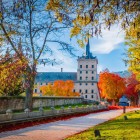 The internal avenues of the Royal Monastery of El Escorial are adorned with beautiful autumn colours, creating charming views of one of the icons of the Spanish Renaissance.