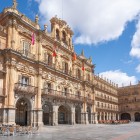 The Baroque façade of Salamanca's Town Hall overlooks Plaza Mayor with an elegant succession of arches, balconies and finely carved decorations. A perfect example of the city's monumental elegance.
