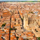 From above, Salamanca's historic centre reveals its remarkable urban harmony. The New Cathedral and the Old Cathedral dominate a medieval cityscape recognised as a UNESCO World Heritage Site.