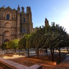 The Cathedral of the Assumption of Our Lady overlooks one of Plasencia's most picturesque squares. Its Gothic façade, enriched with Renaissance elements, reflects the city's historic prestige.