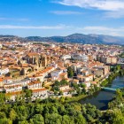 Surrounded by imposing medieval walls and crossed by the Jerte River, Plasencia preserves one of Extremadura's most authentic historic centres. The Gothic Cathedral dominates a skyline steeped in history.