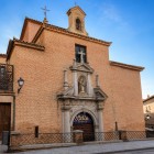 The brick façade of the Hermitage of the Star preserves its 17th-century portal; at sunset, a ray crosses the chamber and symbolically illuminates the image of the Virgin.