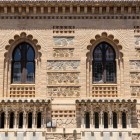 In Toledo’s ancient Jewish Quarter, the Escuela de Artes y Oficios, designed by Arturo Mélida in 1882, combines Neo-Mudéjar forms, brickwork, stone and polylobed windows.