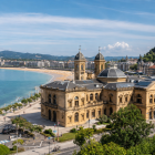 Overlooking La Concha Beach, San Sebastián City Hall, opened in 1887 as the Gran Casino, reflects Belle Époque elegance in the heart of the Basque city.