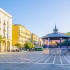Plaza de Pombo evokes 19th-century Santander: shaped between 1872 and 1892, it preserves elegant buildings and a bandstand that enlivens this historic meeting place.