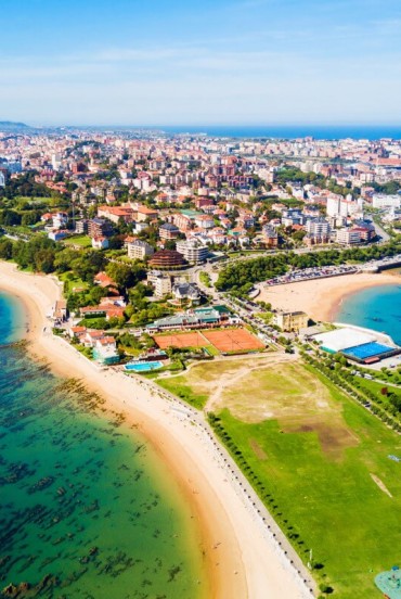 Aerial view of Santander, the capital of Cantabria, with golden beaches, the Cantabrian Sea and coastal districts where urban scenery meets nature.
