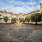 Plaza de San Juan brings together the medieval monastery, the former hospital—now a library—and shady lime trees, recalling the hospitality once offered to pilgrims along the Camino.
